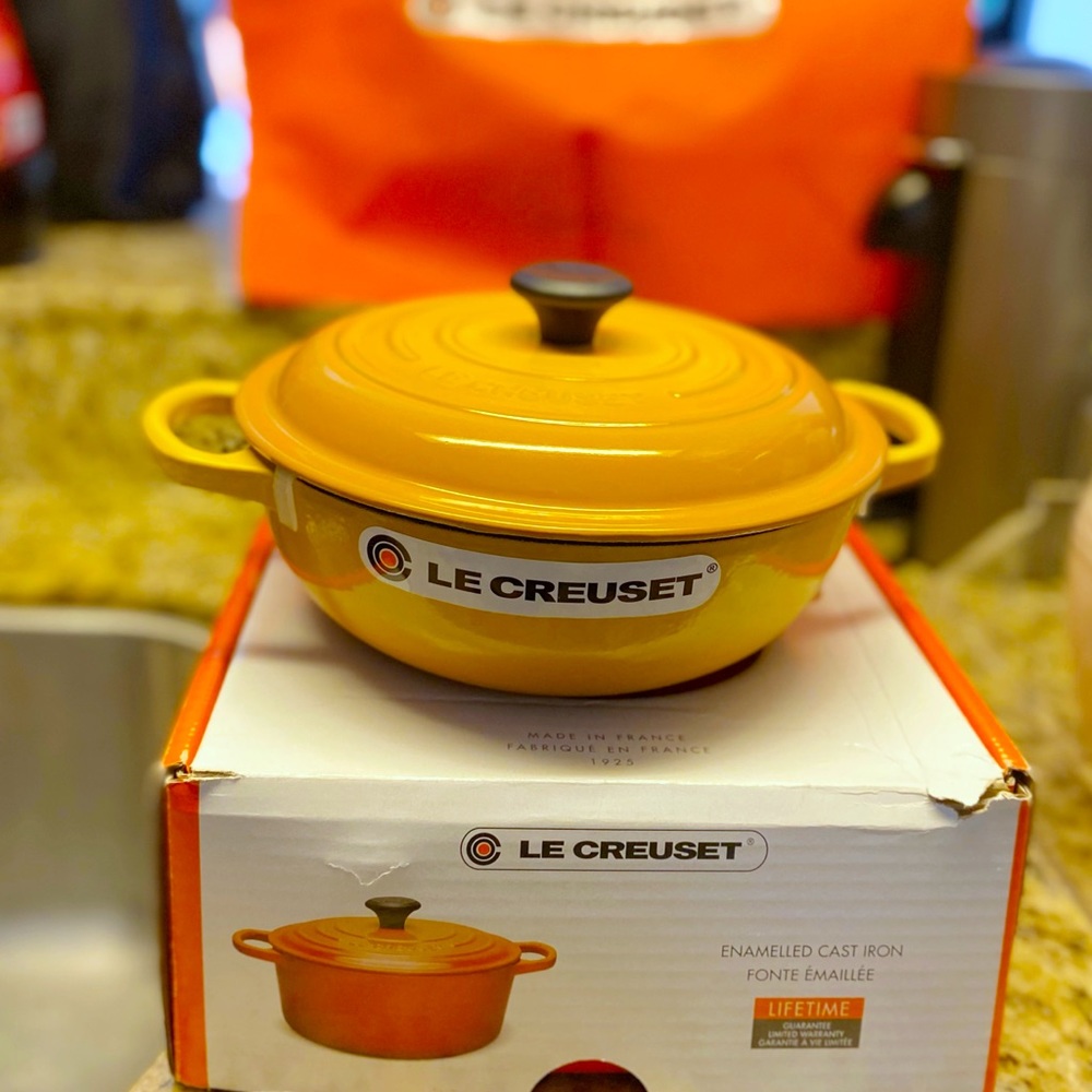 Le Creuset 2.5 qt soup pot in NECTAR